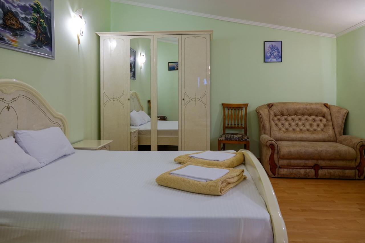 White House Apartments Odesa Exterior photo